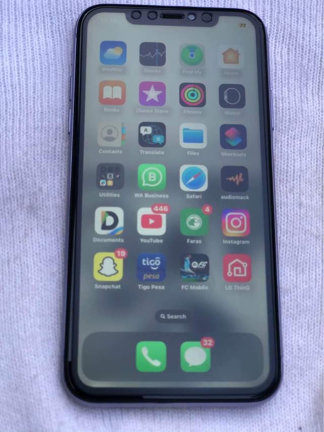 A picture of I phone 11 Plain