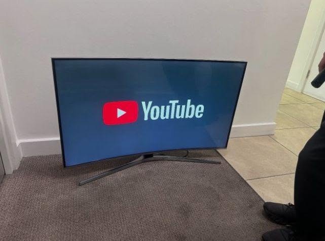A picture of 49inch Samsung Curve 4k smart led tv