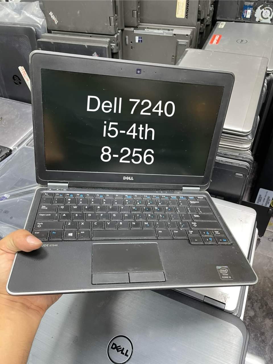 A picture of Dell 7240 i5 4th 8 256