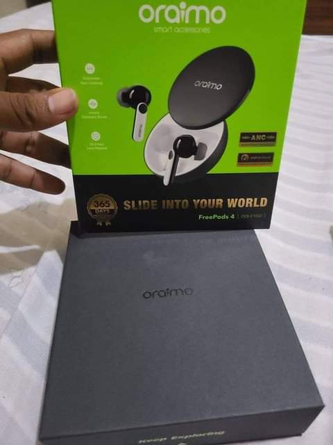 A picture of Oraimo free pods 4