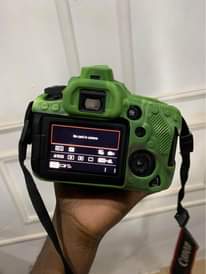 A picture of Canon 90D