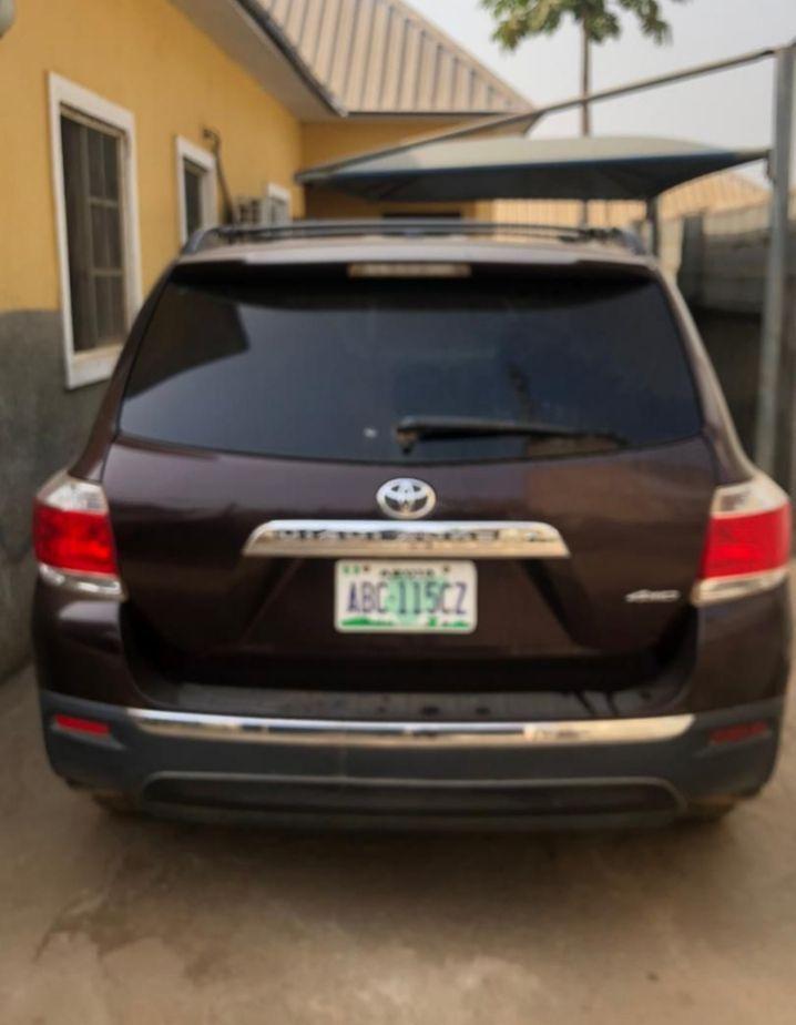 A picture of Toyota Highlander 2011