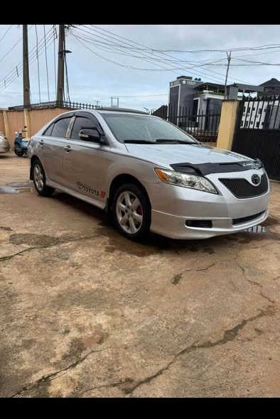 A picture of Toyota Camry 08 for sell 6 5M Toks standard contact