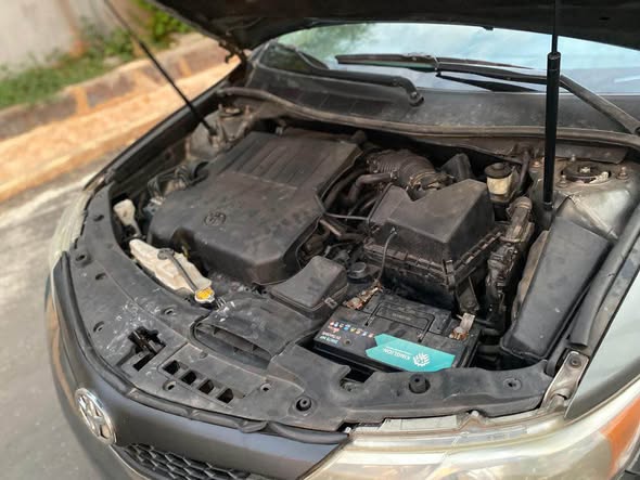 A picture of Toyota Camry 2013 xle registered 6plugs keyless entry sun roof
