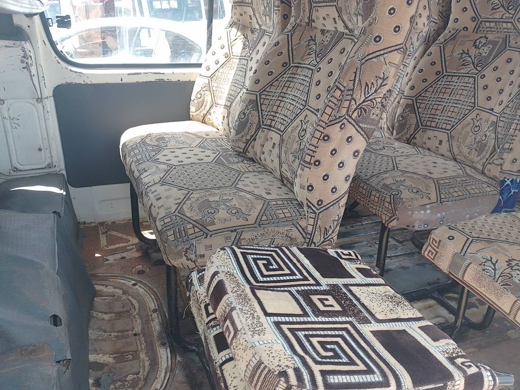 A picture of 2002 Toyota hiace