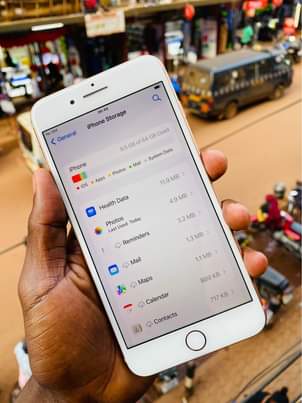 A picture of iPhone 8 Plus at 380k