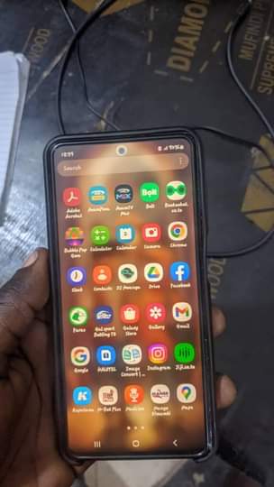A picture of Samsung A72