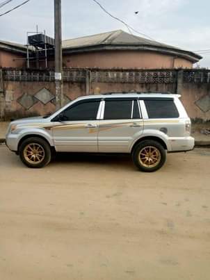 A picture of Honda pilot used like tokunbo buy n drive 09012001996