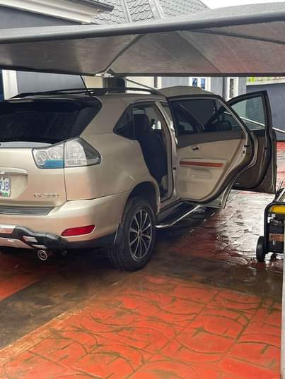 A picture of Rx330 3months used 10M Abia State 08034002838