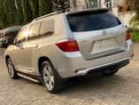 A picture of Distress Sale Extremely super sharp Toyota Highlander 09 Model Tok