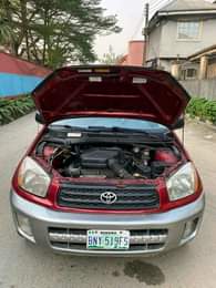 A picture of Extremely clean TOYOTA RAV4 2005 Belgium grade First body Engine