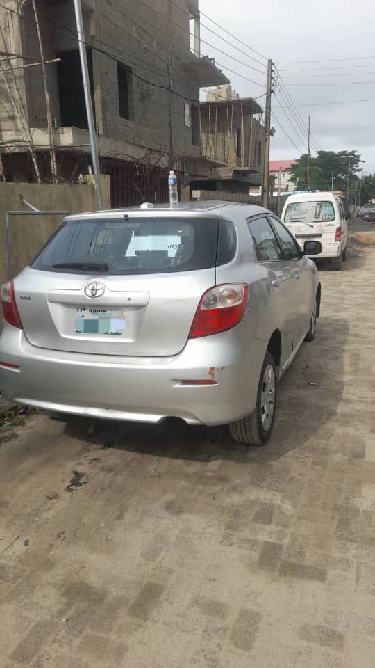 A picture of 2011 toyota matrix working perfectly good 5.5m