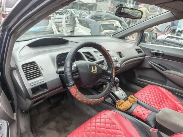 A picture of Honda Civic 07 automatic 08060433235