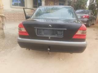 A picture of Mercedes benz c200