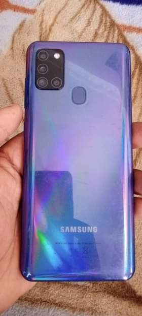 A picture of kimbia nikupe Samsung A21s ram 4gb storage 64gb kwa 170k
