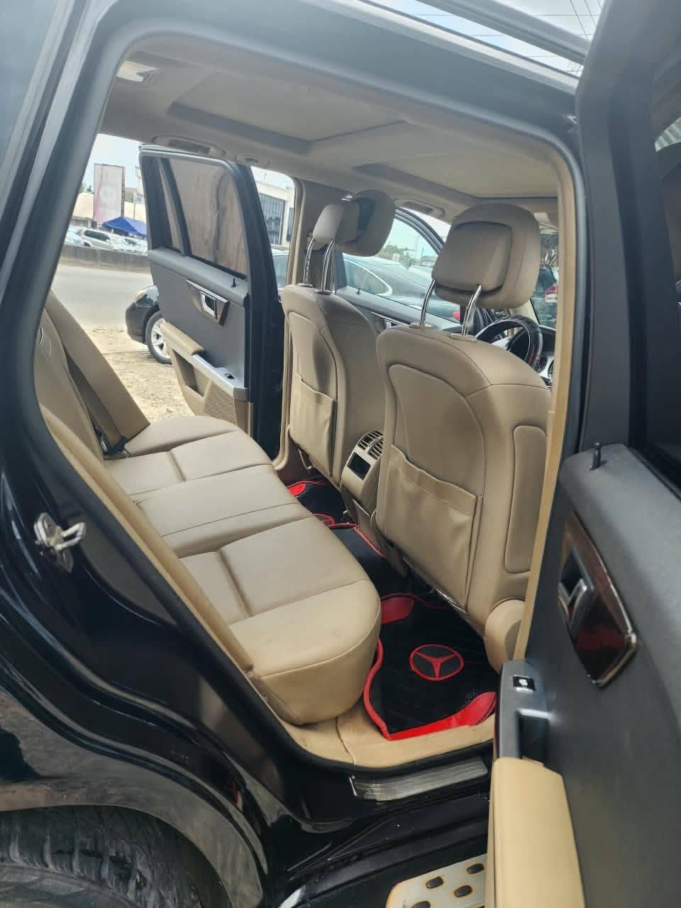 A picture of Clean BENZ GLK350