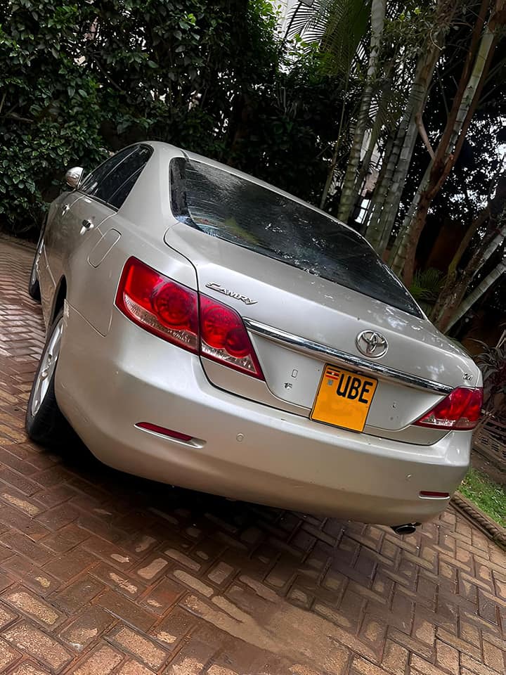 A picture of TOYOTA CAMRY AT UGX24M.