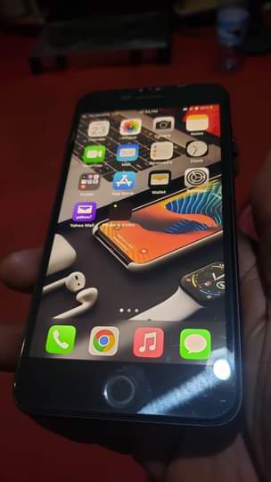 A picture of iPhone 7 Plus 32GB
