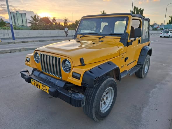 A picture of Jeep wrangler Year 2000 Petrol Six cylinders CC 2 0