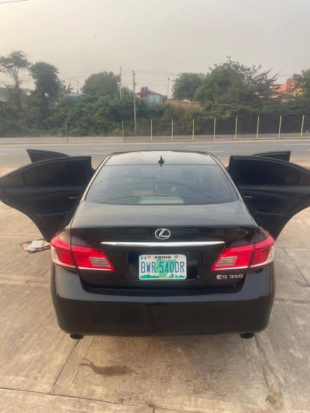 A picture of Lexus Es350