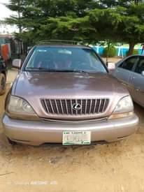 A picture of 2001 LEXUS RX 300 BEAUTIFUL INSIDE OUTSIDE