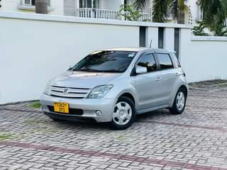 A picture of TOYOTA IST