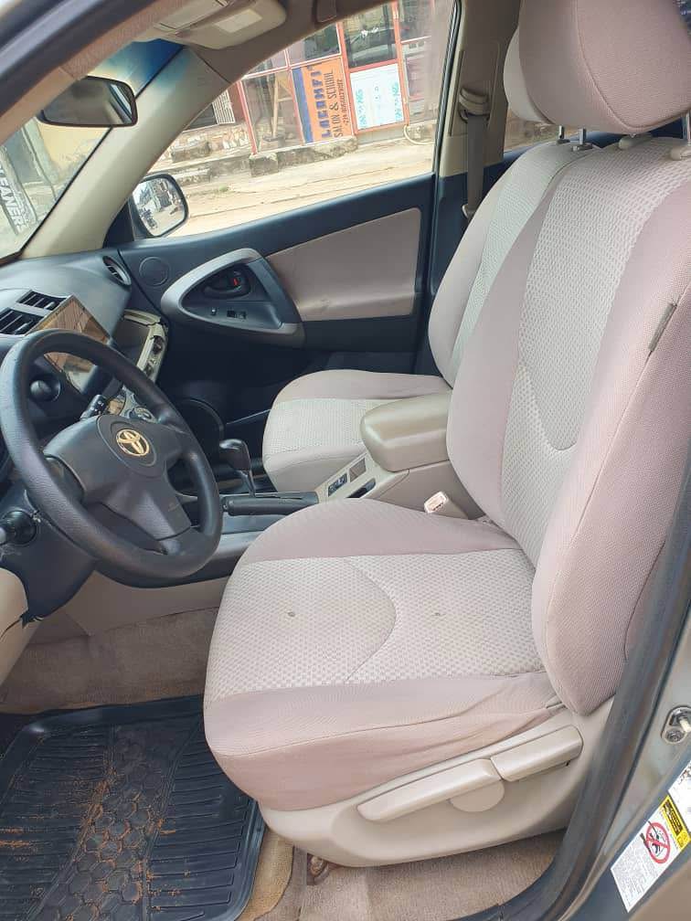 A picture of REGISTERED 2007 TOYOTA RAV4