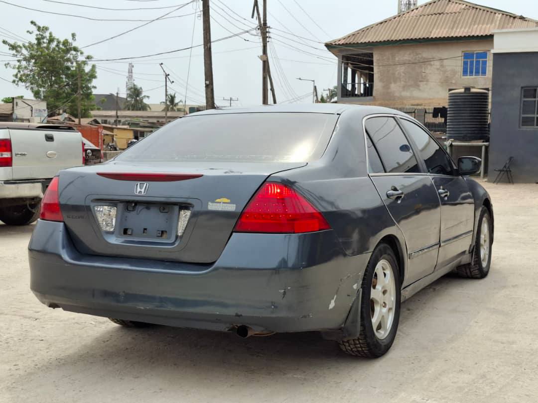 A picture of Honda Accord 2006