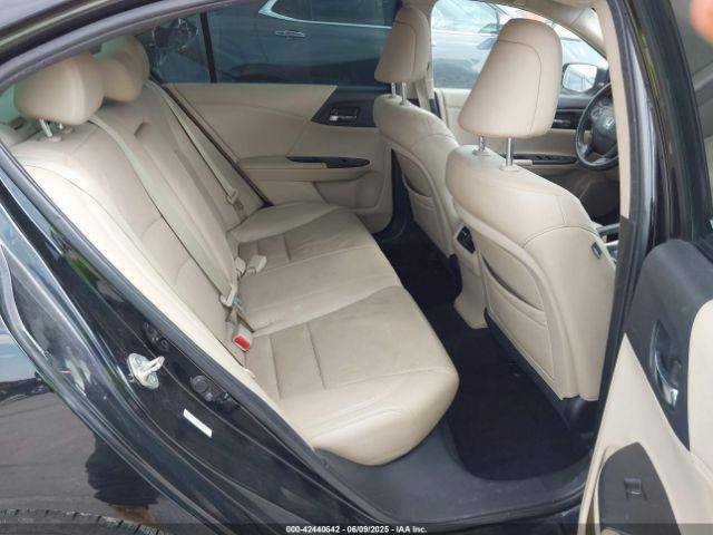 A picture of Honda Accord 2014 model full option