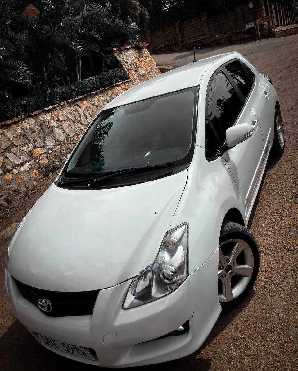 A picture of Toyota Blade 2007