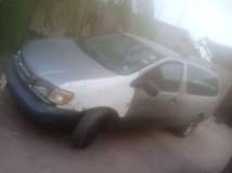 A picture of First body Toyota sienna in excellent condition Don t mind