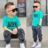 A picture of Tshirt na jeans
