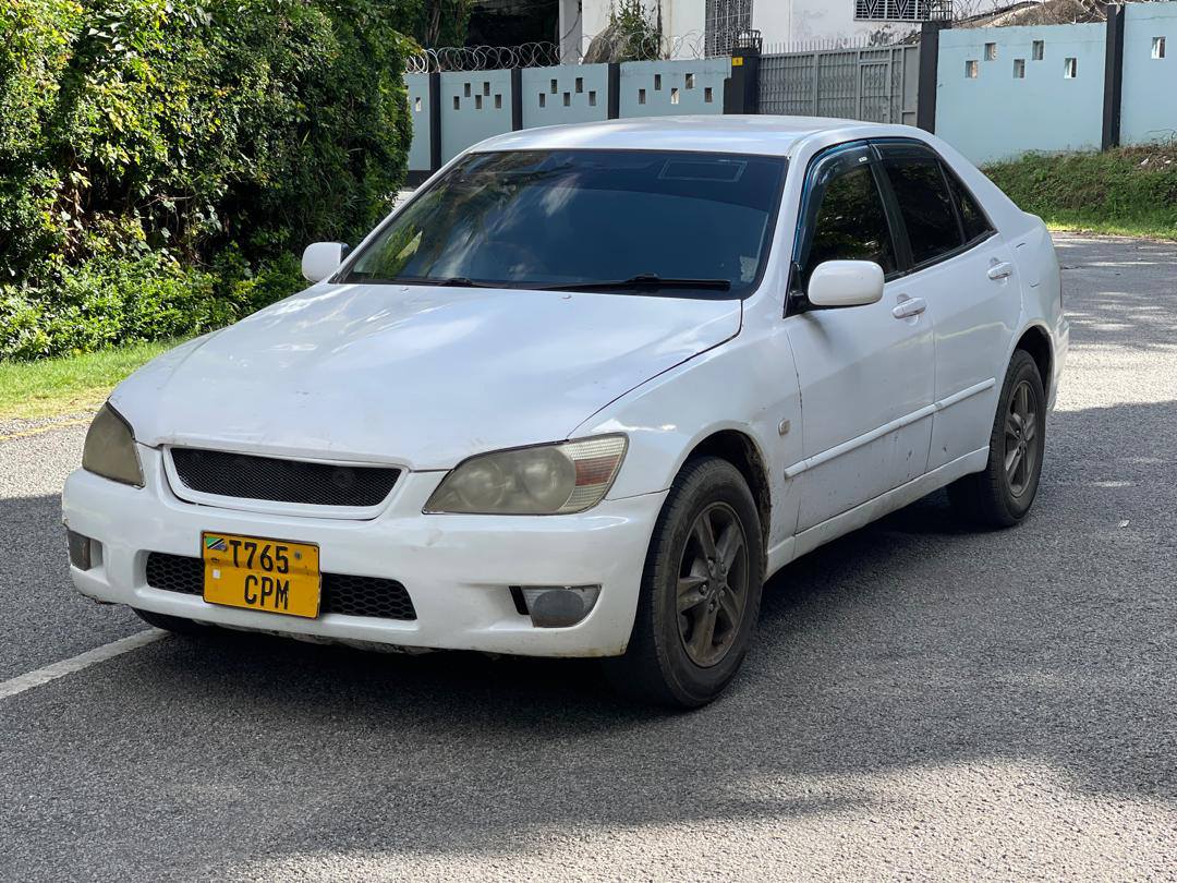 A picture of Toyota altez