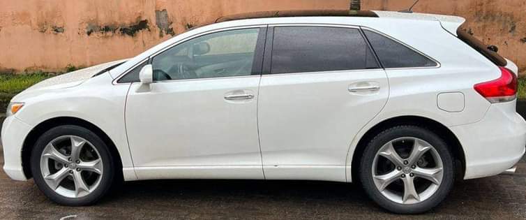 A picture of 2012 TOYOTA VENZA