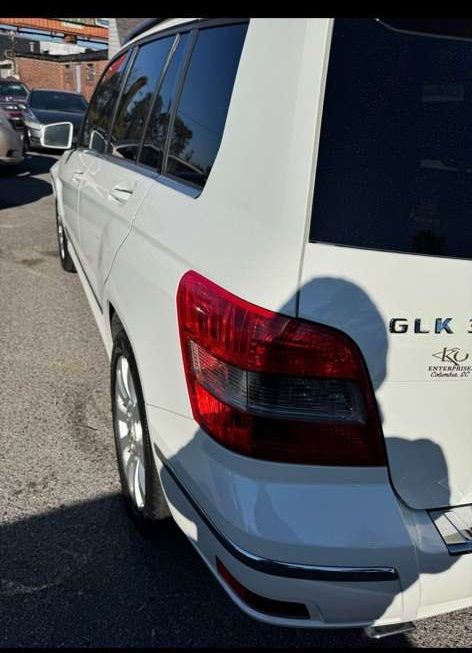 A picture of Mercedes Benz GLK350 2010