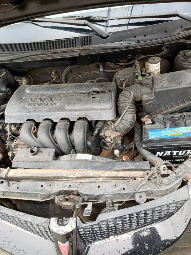 A picture of 2004 Pontiac vibe with very sound and good engine gear