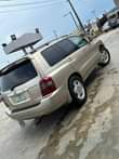 A picture of Super clean registered 2006 Toyota Highlander limited with 3 row