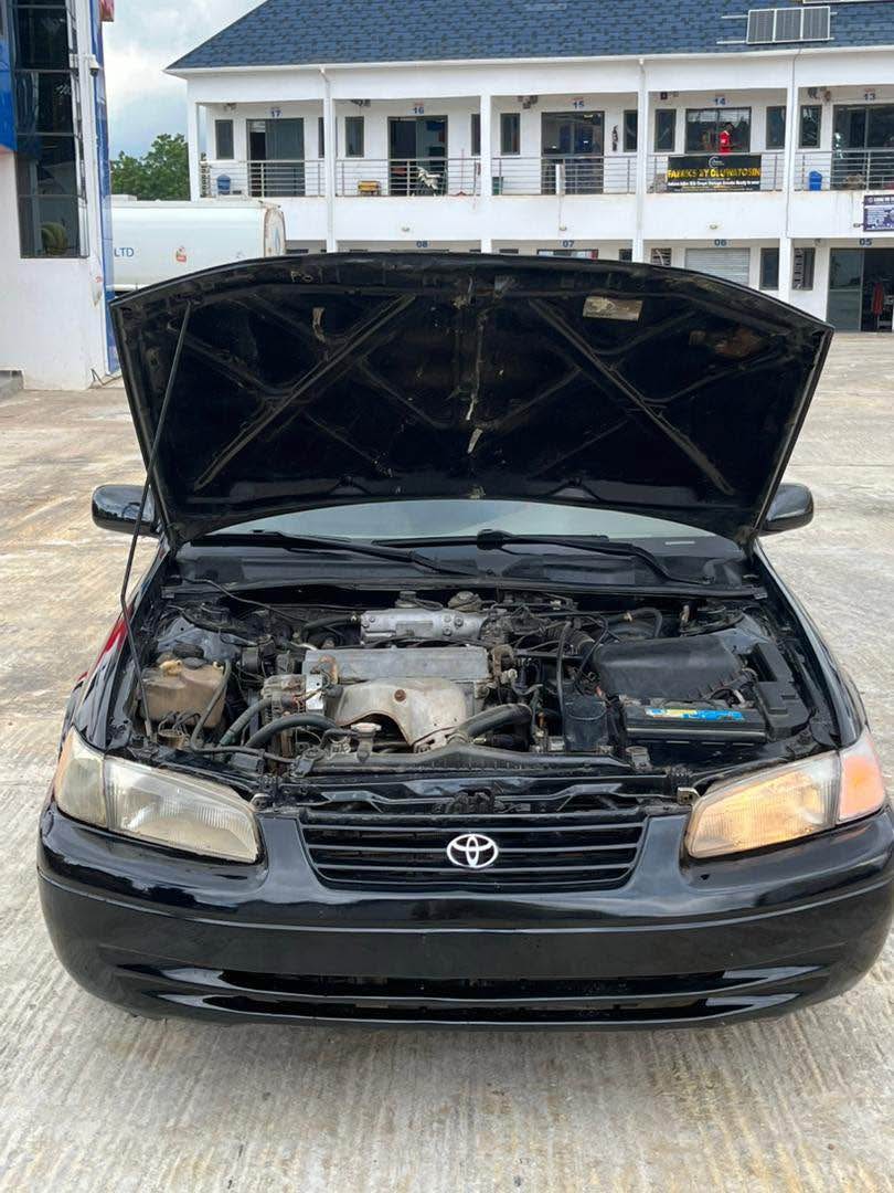 A picture of  A super clean Nigerian used Toyota Camry pencil 