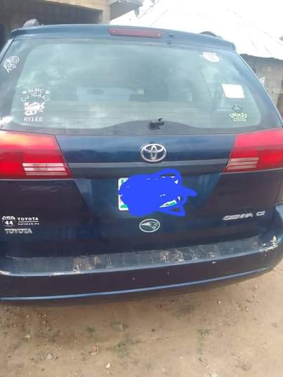 A picture of Neatly used Toyota sienna 05 CE