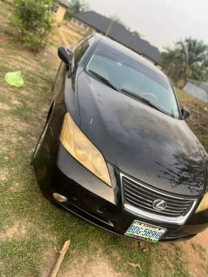 A picture of Lexus ES