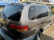 A picture of 2000 Toyota Sienna