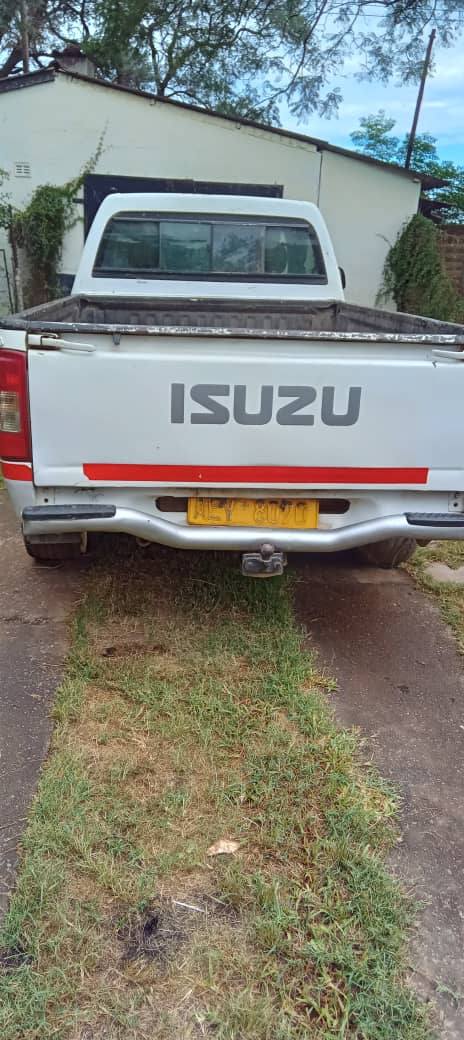 classifieds/cars isuzu
