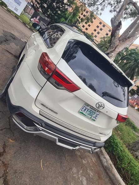 A picture of Highlander 2017 XLE