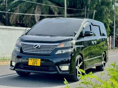 A picture of TOYOTA VELLFIRE