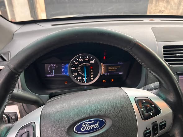 A picture of Ford explorer 2013