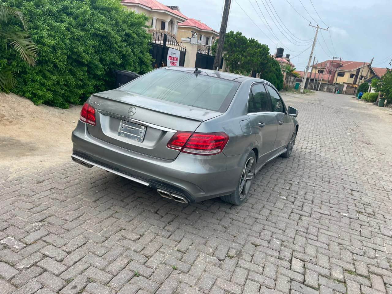 A picture of Mercedes Benz E350 2012