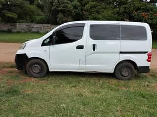 nissan nv200