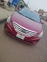 A picture of EXTREMELY CLEAN HYUNDAI SONATA 2012 MODEL Everything is in pristine