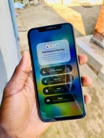 A picture of iPhone X 256Gb at 450k