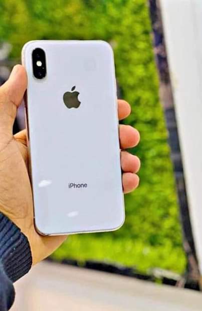 A picture of Iphone x